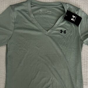NWTG Teal Under Armour VNeck Tshirt
